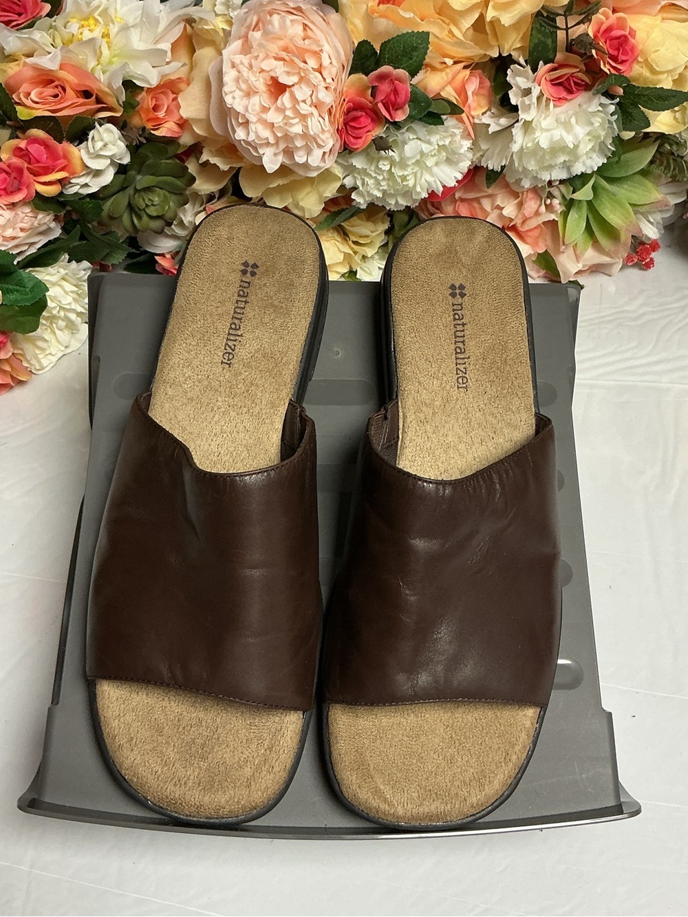 Naturalizer Slick Brown Leather Comfort Slide Sandals Size 8M